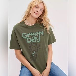 ISO AE Oversized Green Day Graphic Tee XS/S